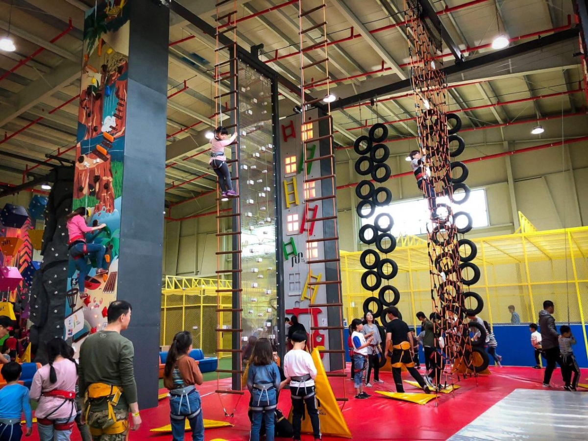 Commercial indoor CE swing rope climbing against wall for sale-SPIRIT PLAY,Outdoor Playground, Indoor Playground,Trampoline Park,Outdoor Fitness,Inflatable,Soft Playground,Ninja Warrior,Trampoline Park,Playground Structure,Play Structure,Outdoor Fitness,Water Park,Play System,Freestanding,Interactive,independente ,Inklusibo, Park, Pagsaka sa Bungbong, Dula sa Bata